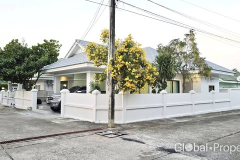 House in Pattaya, Thailand 3 bedrooms № 172522