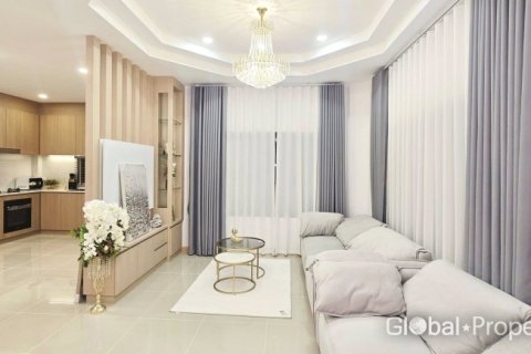 Casa de 3 dormitorios en Pattaya, Tailandia № 172522 - foto 9