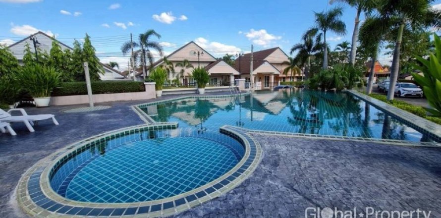 Casa de 3 dormitorios en Pattaya, Tailandia № 172523