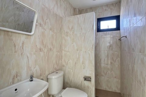 Casa de 4 dormitorios en Saraphi, Tailandia № 205550 - foto 9