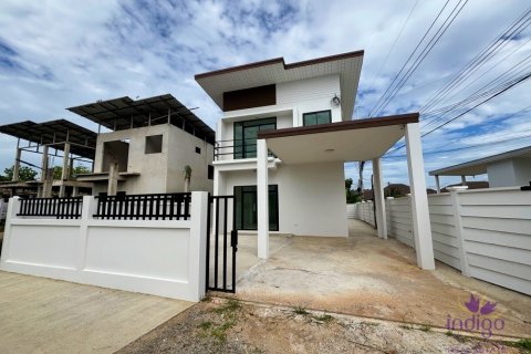 Casa de 4 dormitorios en Saraphi, Tailandia № 205550 - foto 2