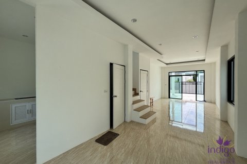 บ้านในSaraphi, ประเทศไทย 4 ห้องนอน № 205550