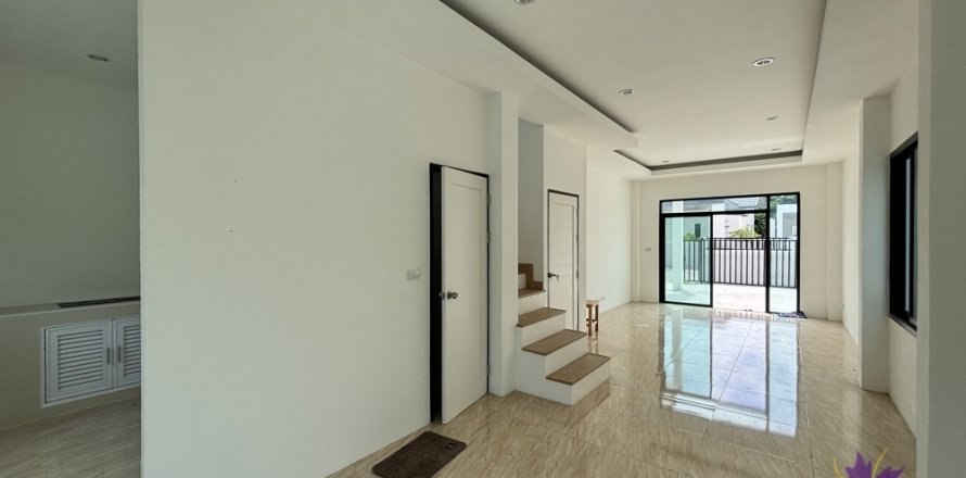 Casa de 4 dormitorios en Saraphi, Tailandia № 205550
