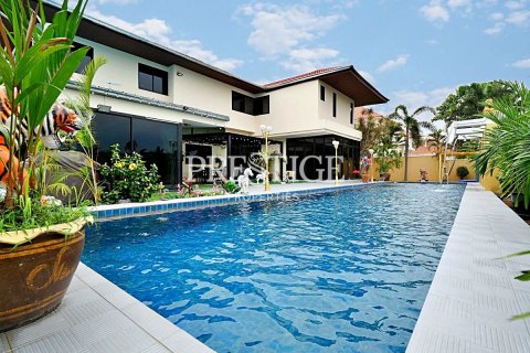 Maison à Pattaya, Thaïlande 5 chambres № 198211