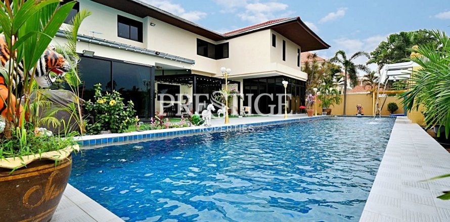 Maison à Pattaya, Thaïlande 5 chambres № 198211