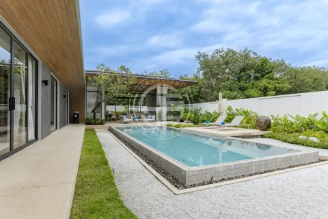 Chalet de 4 dormitorios en Phuket, Tailandia № 190743 - foto 17