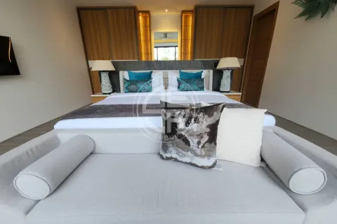 Chalet de 4 dormitorios en Phuket, Tailandia № 190739 - foto 5