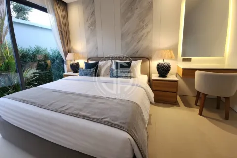 Chalet de 4 dormitorios en Phuket, Tailandia № 190739 - foto 8