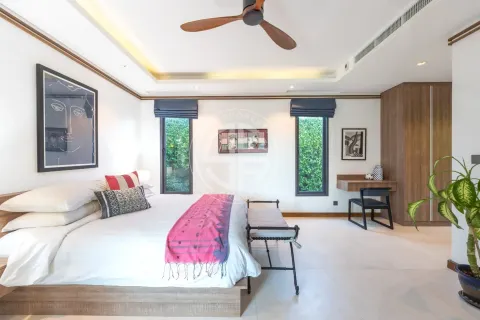 Chalet de 4 dormitorios en Phuket, Tailandia № 190740 - foto 15
