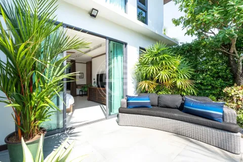 Chalet de 4 dormitorios en Phuket, Tailandia № 190740 - foto 14