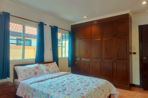 Casa de 4 dormitorios en Pattaya, Tailandia № 155659 - foto 9