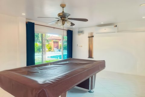 Casa de 4 dormitorios en Pattaya, Tailandia № 155659 - foto 3