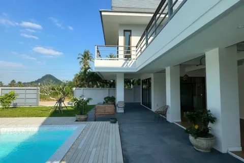 Chalet de 3 dormitorios en Pattaya, Tailandia № 155663 - foto 6