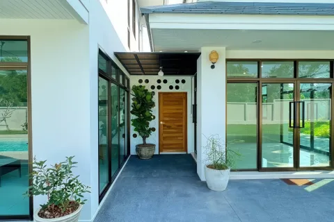 Chalet de 3 dormitorios en Pattaya, Tailandia № 155663 - foto 8