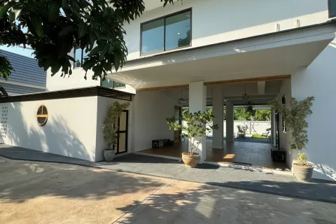 Chalet de 3 dormitorios en Pattaya, Tailandia № 155663 - foto 5