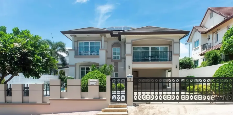 Chalet de 4 dormitorios en Pattaya, Tailandia № 155665