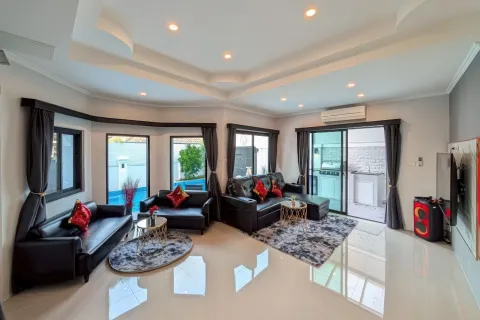 Casa de 5 dormitorios en Pattaya, Tailandia № 155662 - foto 18