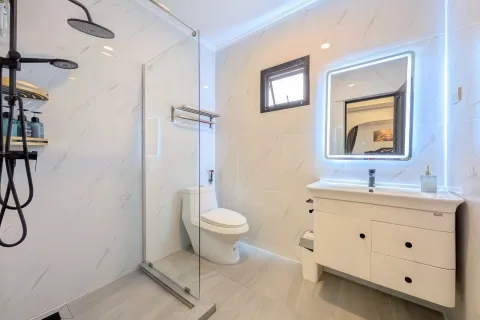Casa de 5 dormitorios en Pattaya, Tailandia № 155662 - foto 23