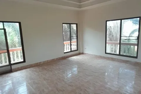 Casa de 3 dormitorios en Pattaya, Tailandia № 155661 - foto 9