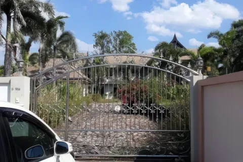 Casa de 3 dormitorios en Pattaya, Tailandia № 155661 - foto 6