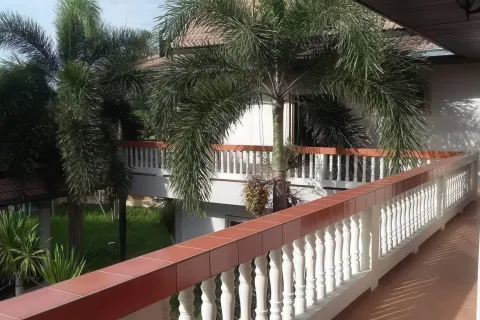 Casa de 3 dormitorios en Pattaya, Tailandia № 155661 - foto 13