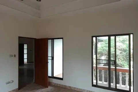 Casa de 3 dormitorios en Pattaya, Tailandia № 155661 - foto 15