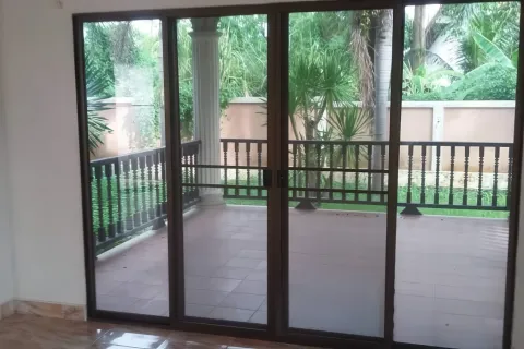 Casa de 3 dormitorios en Pattaya, Tailandia № 155661 - foto 10