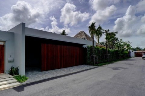 Villa in Phuket, Thailand 4 bedrooms № 191155 - photo 12