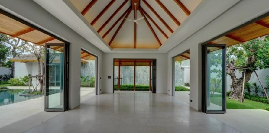 Villa in Phuket, Thailand 4 bedrooms № 191155