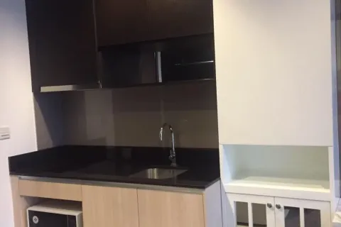 Estudio en el condominio en Watthana, Bangkok, Tailandia № 173725 - foto 4