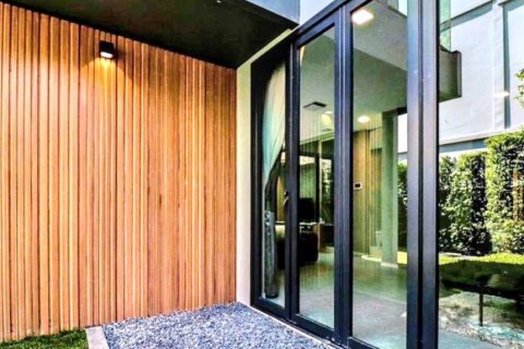 Casa de 5 dormitorios en Saphan Sung, Bangkok, Tailandia № 120199 - foto 3