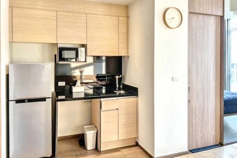 Condominio de 1 dormitorio en Khlong Toei, Bangkok, Tailandia № 120195 - foto 6