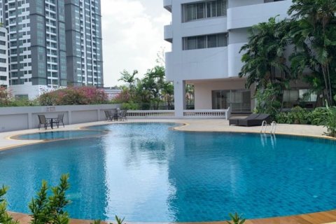 Condominio de 3 dormitorios en Bangkok, Tailandia № 143178 - foto 10