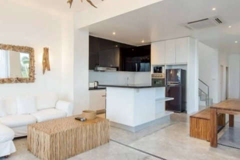 Chalet de 2 dormitorios en Prachuap Khiri Khan, Tailandia № 116901 - foto 3