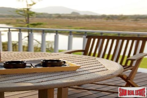 Chalet de 4 dormitorios en Hua Hin, Tailandia № 202431 - foto 3