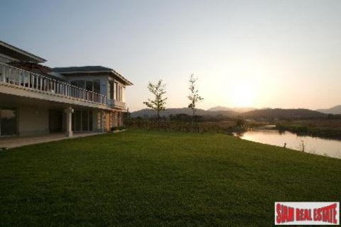 Chalet de 4 dormitorios en Hua Hin, Tailandia № 202431 - foto 5