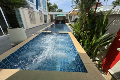 Chalet de 3 dormitorios en Phuket, Tailandia № 158968 - foto 22
