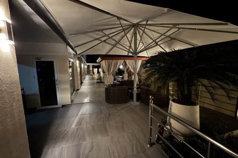 Chalet de 3 dormitorios en Phuket, Tailandia № 158968 - foto 27