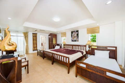 Chalet de 3 dormitorios en Phuket, Tailandia № 158968 - foto 5