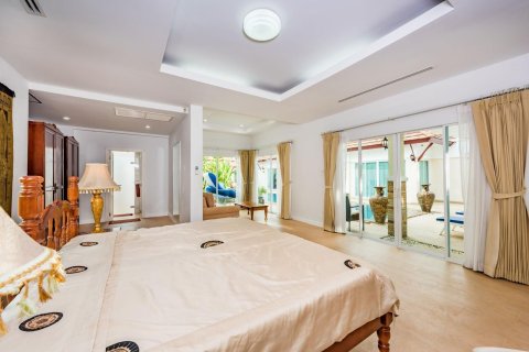 Chalet de 3 dormitorios en Phuket, Tailandia № 158968 - foto 7