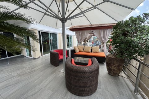 Chalet de 3 dormitorios en Phuket, Tailandia № 158968 - foto 24