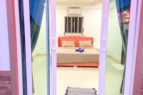 Casa de 3 dormitorios en Pattaya, Tailandia № 69685 - foto 7