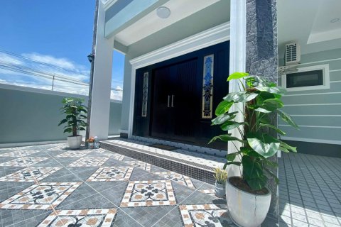 Casa de 3 dormitorios en Pattaya, Tailandia № 69683 - foto 30