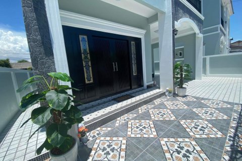 Casa de 3 dormitorios en Pattaya, Tailandia № 69683 - foto 29