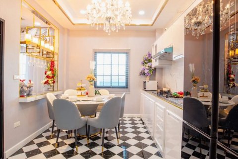 Casa de 3 dormitorios en Pattaya, Tailandia № 69683 - foto 3