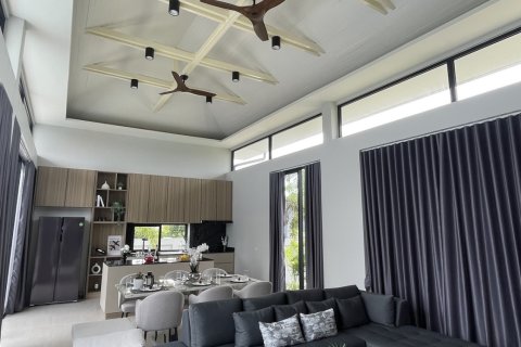 Chalet de 4 dormitorios en Pran Buri, Tailandia № 222734 - foto 2