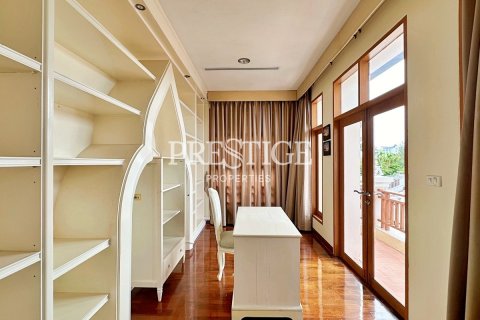 Haus in Pattaya, Thailand 8 Schlafzimmer № 220714 - Foto 11