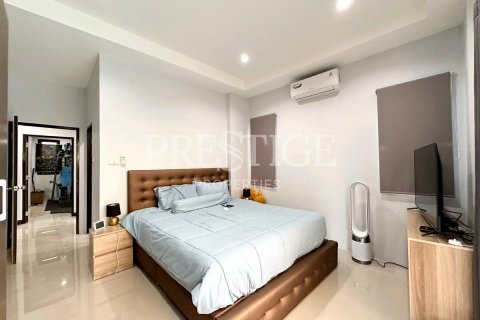Casa de 3 dormitorios en Pattaya, Tailandia № 220715 - foto 11
