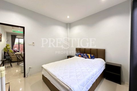 Casa de 3 dormitorios en Pattaya, Tailandia № 220715 - foto 15