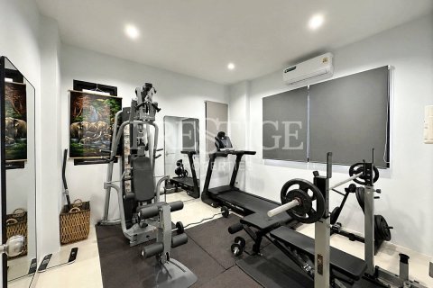 Casa de 3 dormitorios en Pattaya, Tailandia № 220715 - foto 17